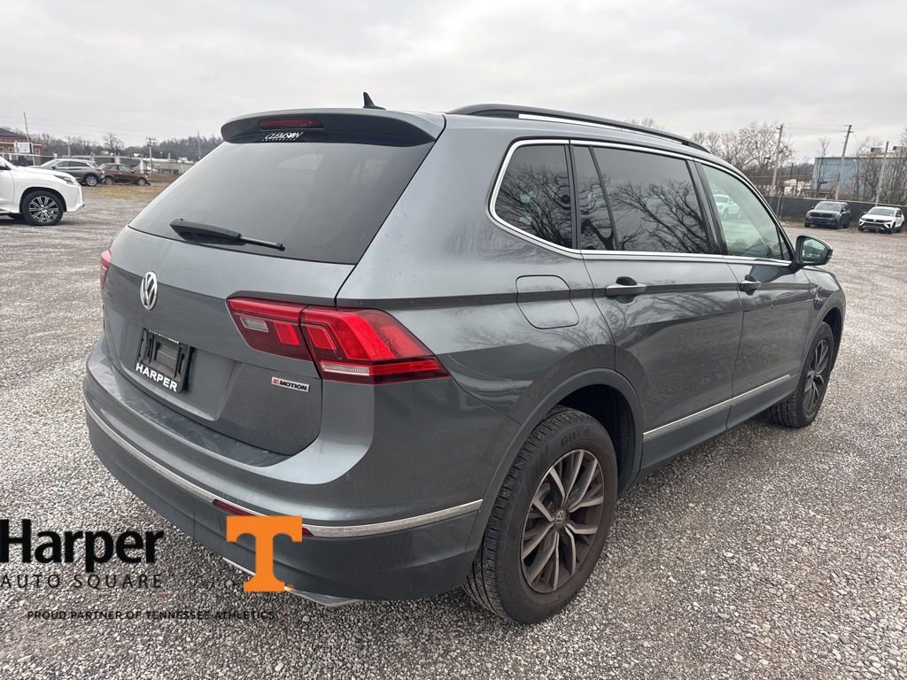 Used 2020 Volkswagen Tiguan SE w/ Panoramic Sunroof Package image 5