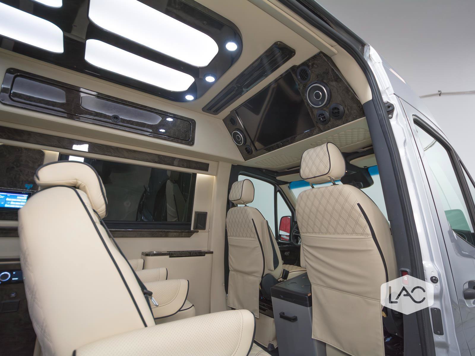 Used 2020 Mercedes-Benz Sprinter 3500 image 5