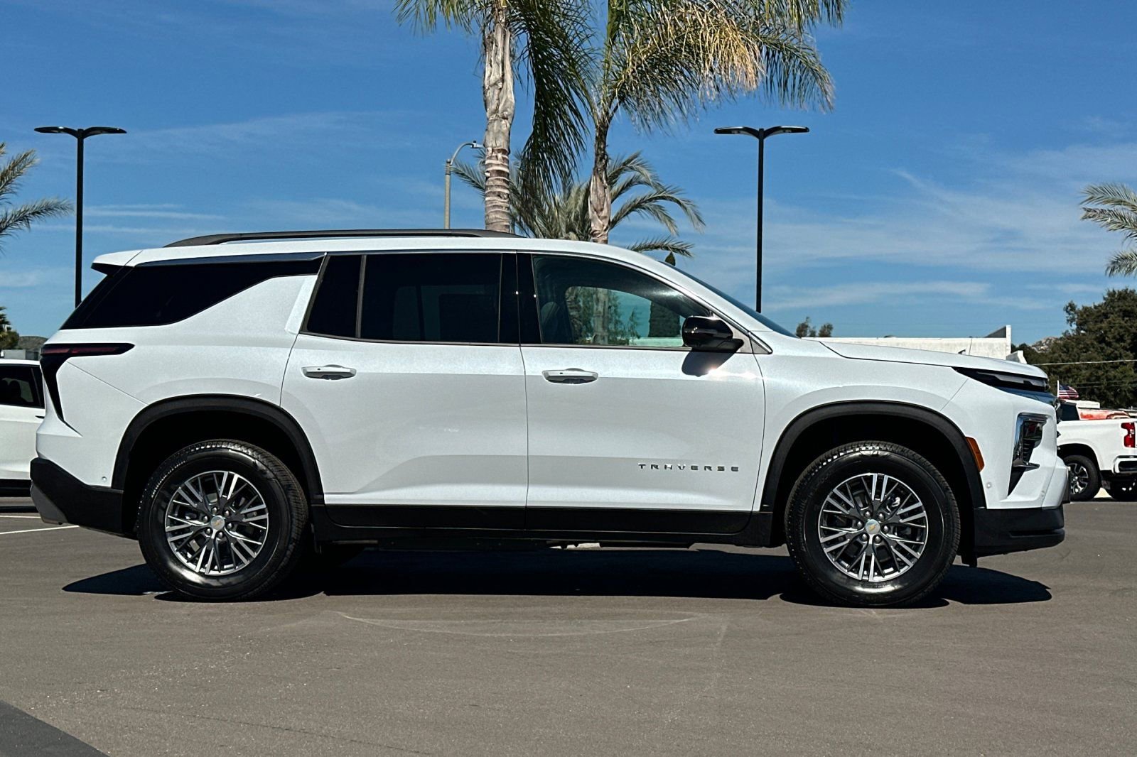 New 2026 Chevrolet Traverse LT w/ Enhanced Driving Package image 3