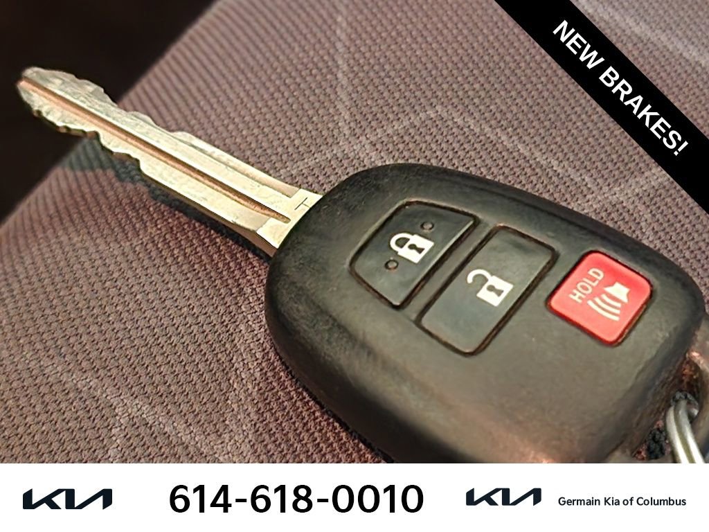 Used 2016 Toyota Tacoma TRD Off-Road image 33