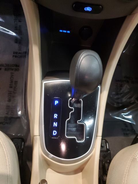 Used 2012 Hyundai Accent GLS FWD image 25