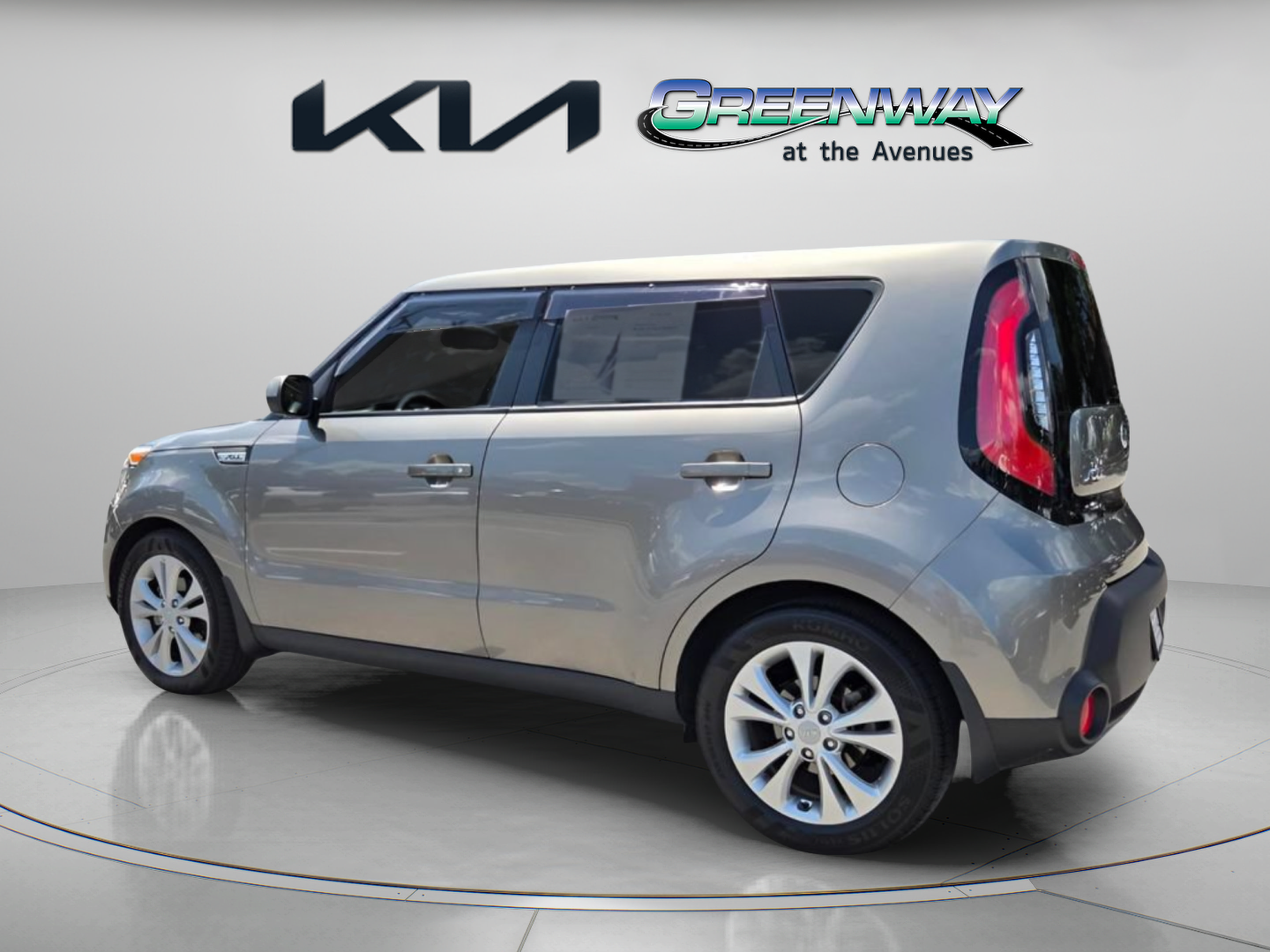 Used 2015 Kia Soul + FWD image 5