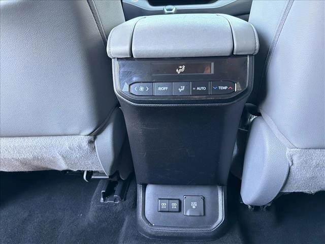 Used 2020 Toyota Highlander Limited image 24