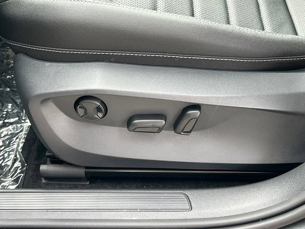 New 2026 Volkswagen Taos SEL AWD/4WD image 16