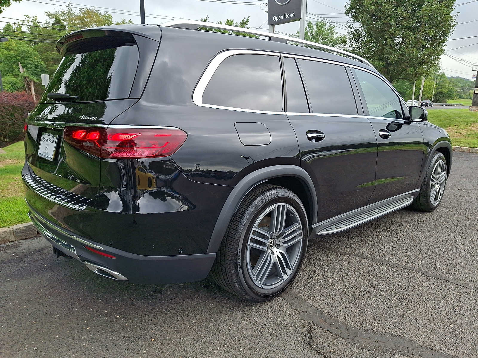 Used 2025 Mercedes-Benz GLS 450 4MATIC image 6