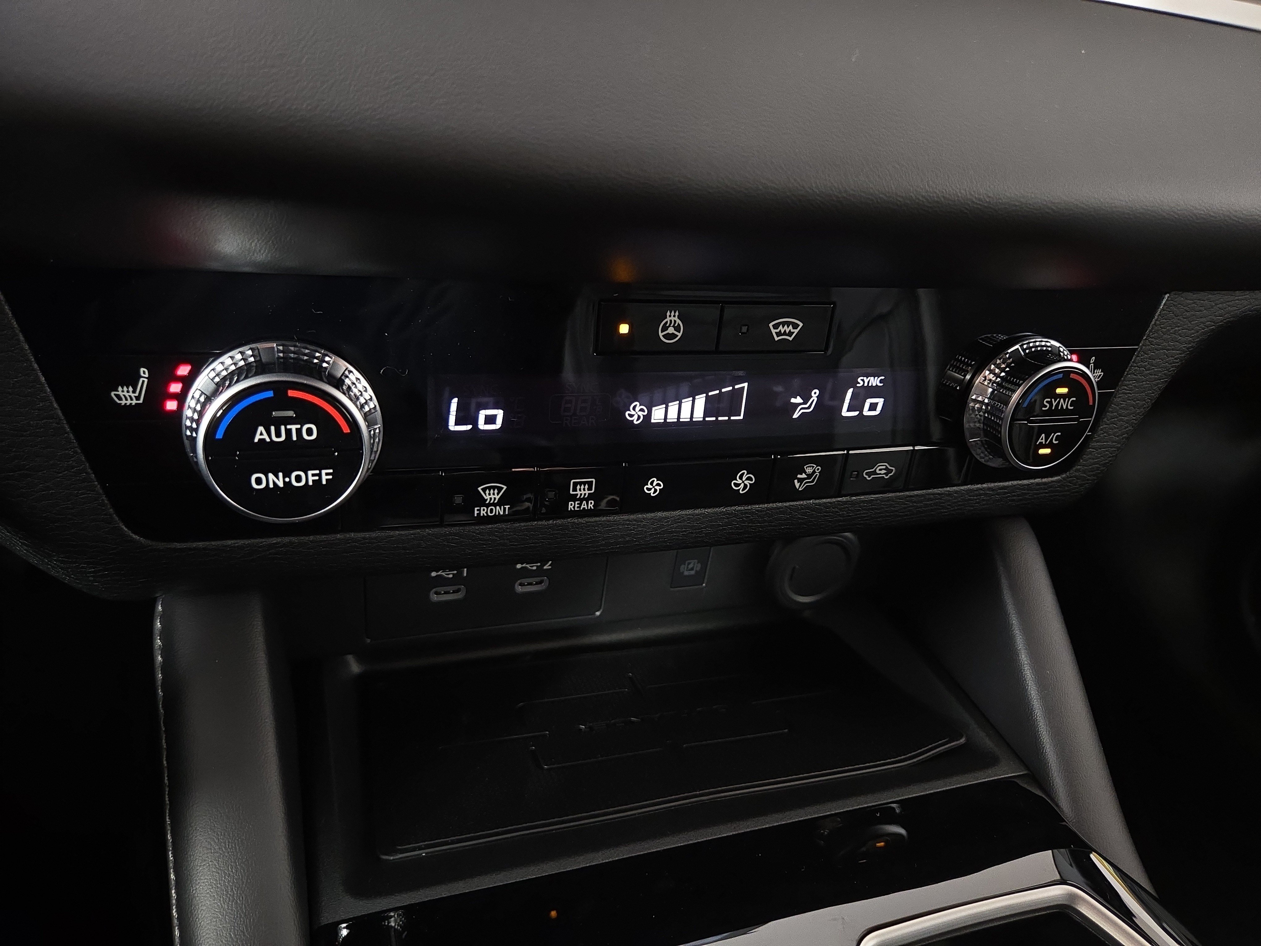 New 2026 Mitsubishi Outlander LE AWD/4WD image 27