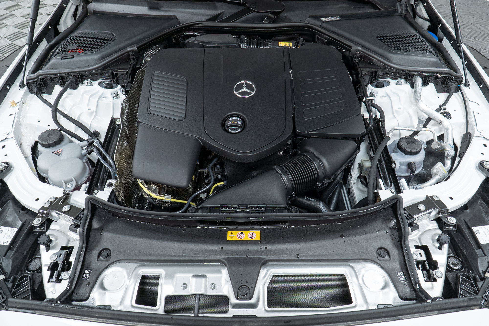 New 2025 Mercedes-Benz E 350 4MATIC Sedan image 9