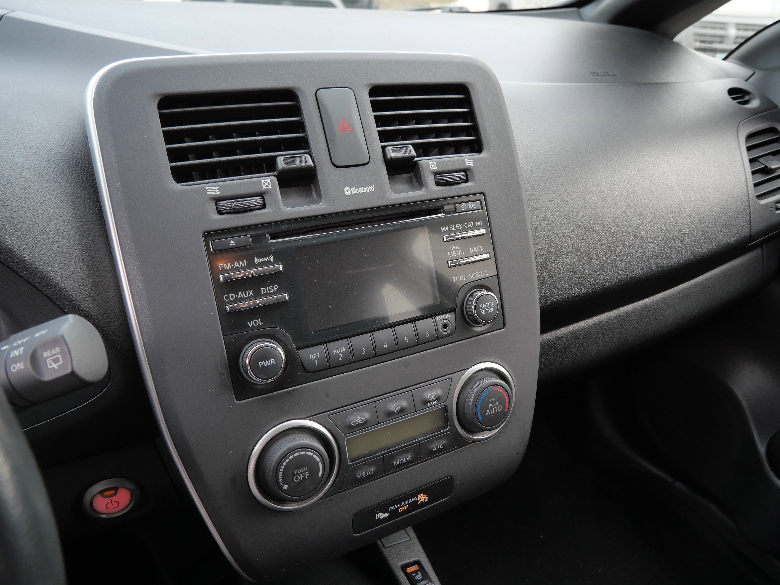 Used 2013 Nissan Leaf S image 22