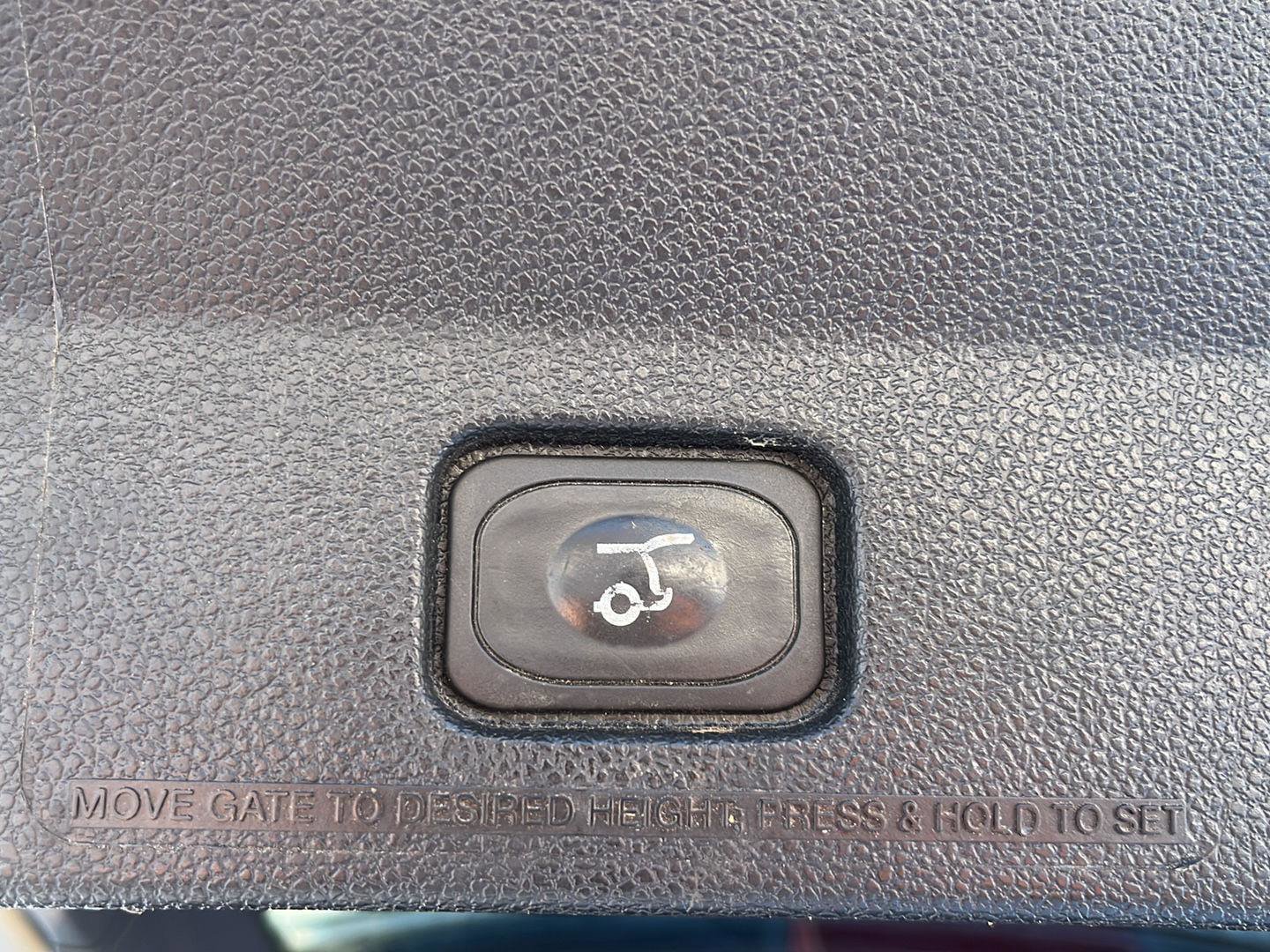 Used 2016 Ford Explorer XLT w/ Equipment Group 202A image 25