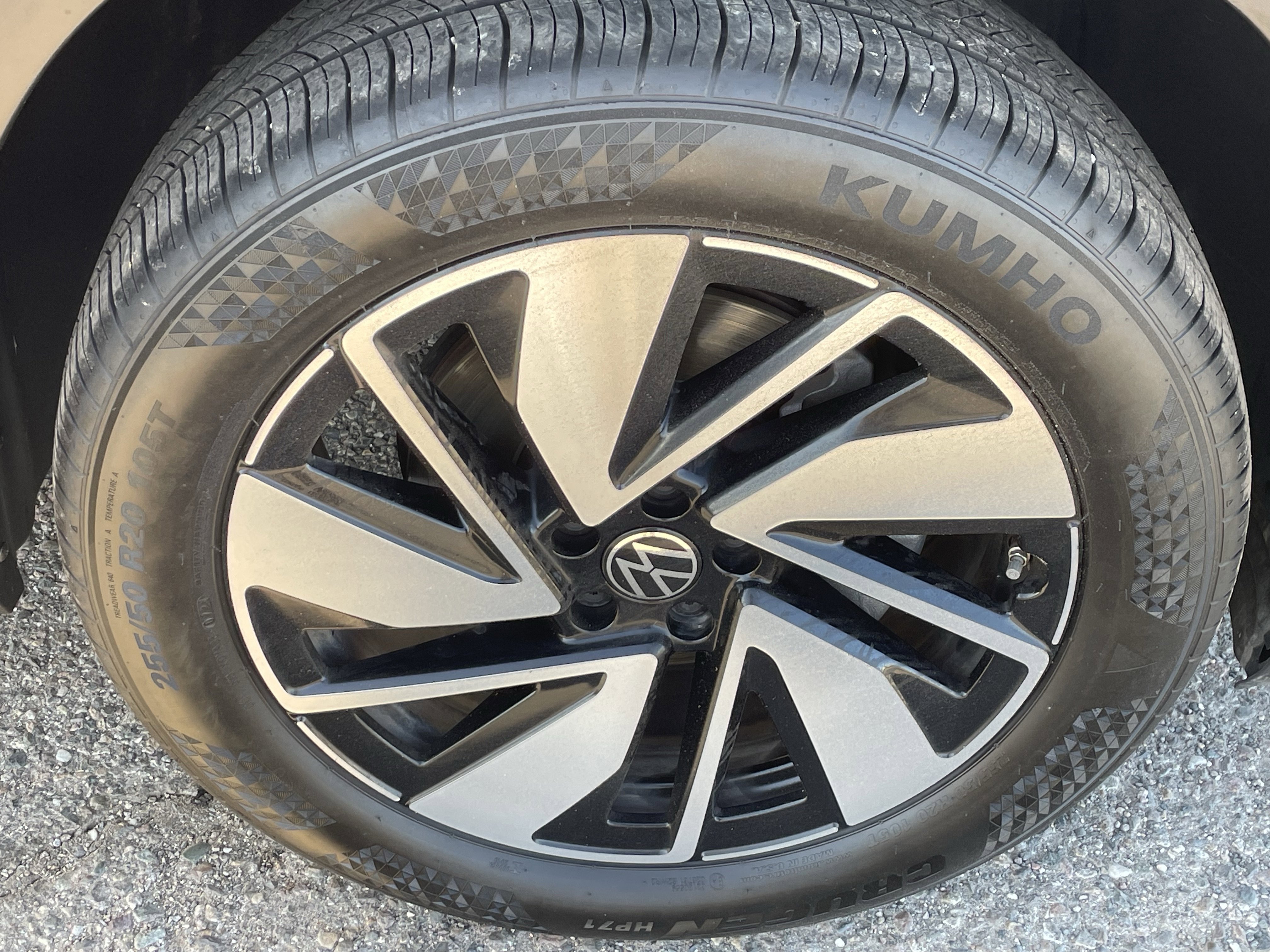 Used 2025 Volkswagen Atlas SE image 8