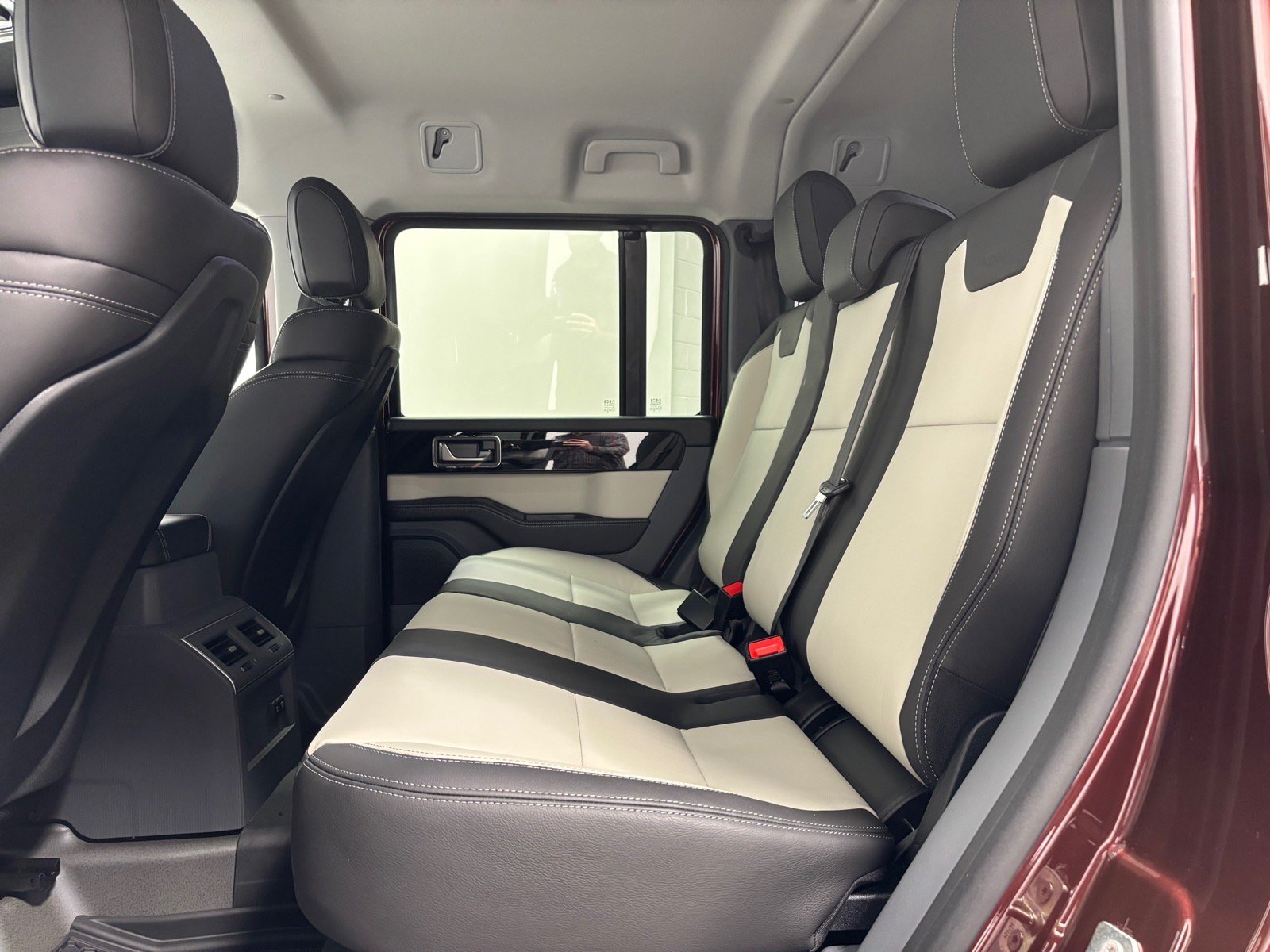 Used 2025 INEOS Grenadier Station Wagon AWD/4WD image 26
