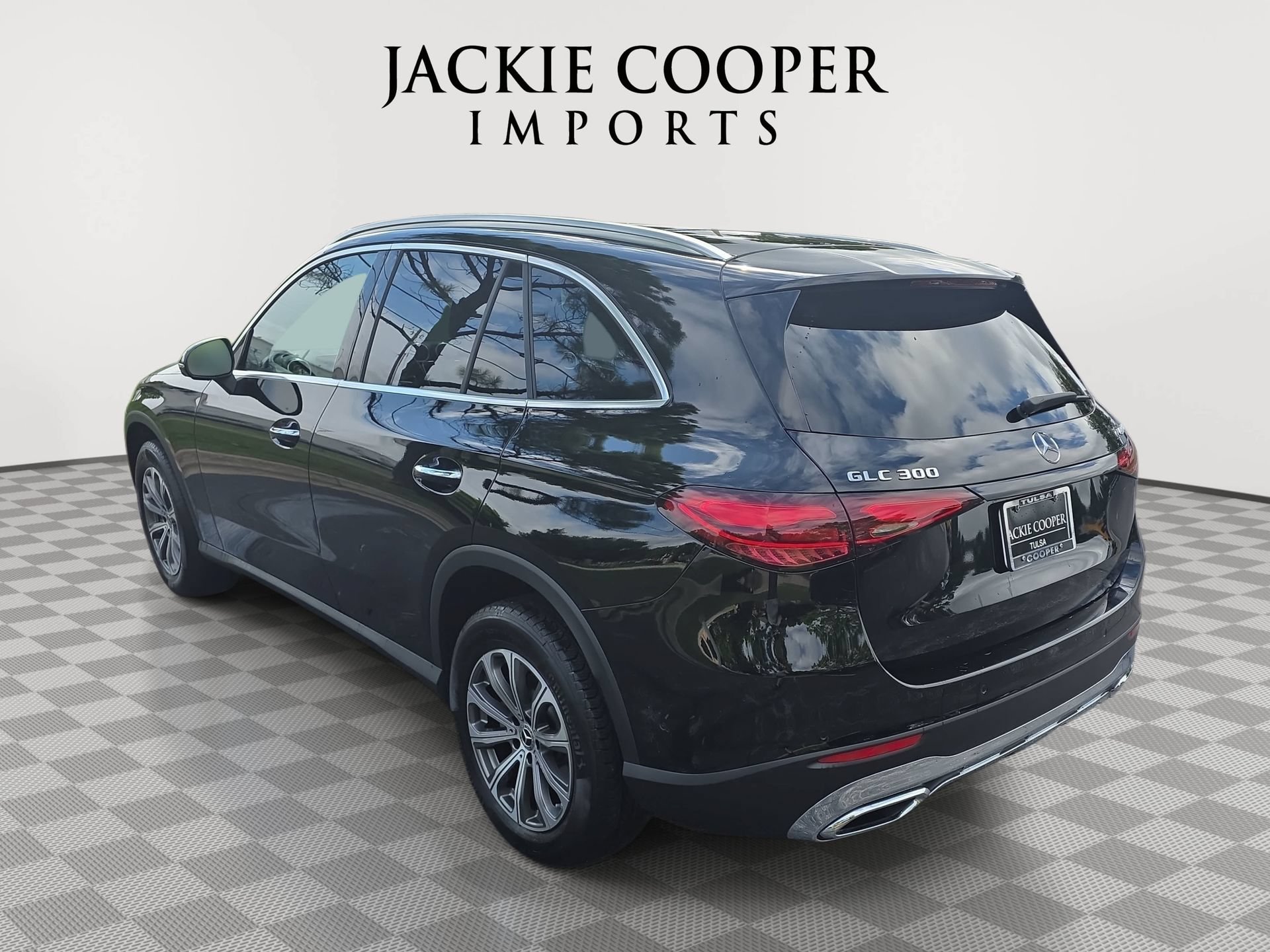 Used 2024 Mercedes-Benz GLC 300 4MATIC image 7