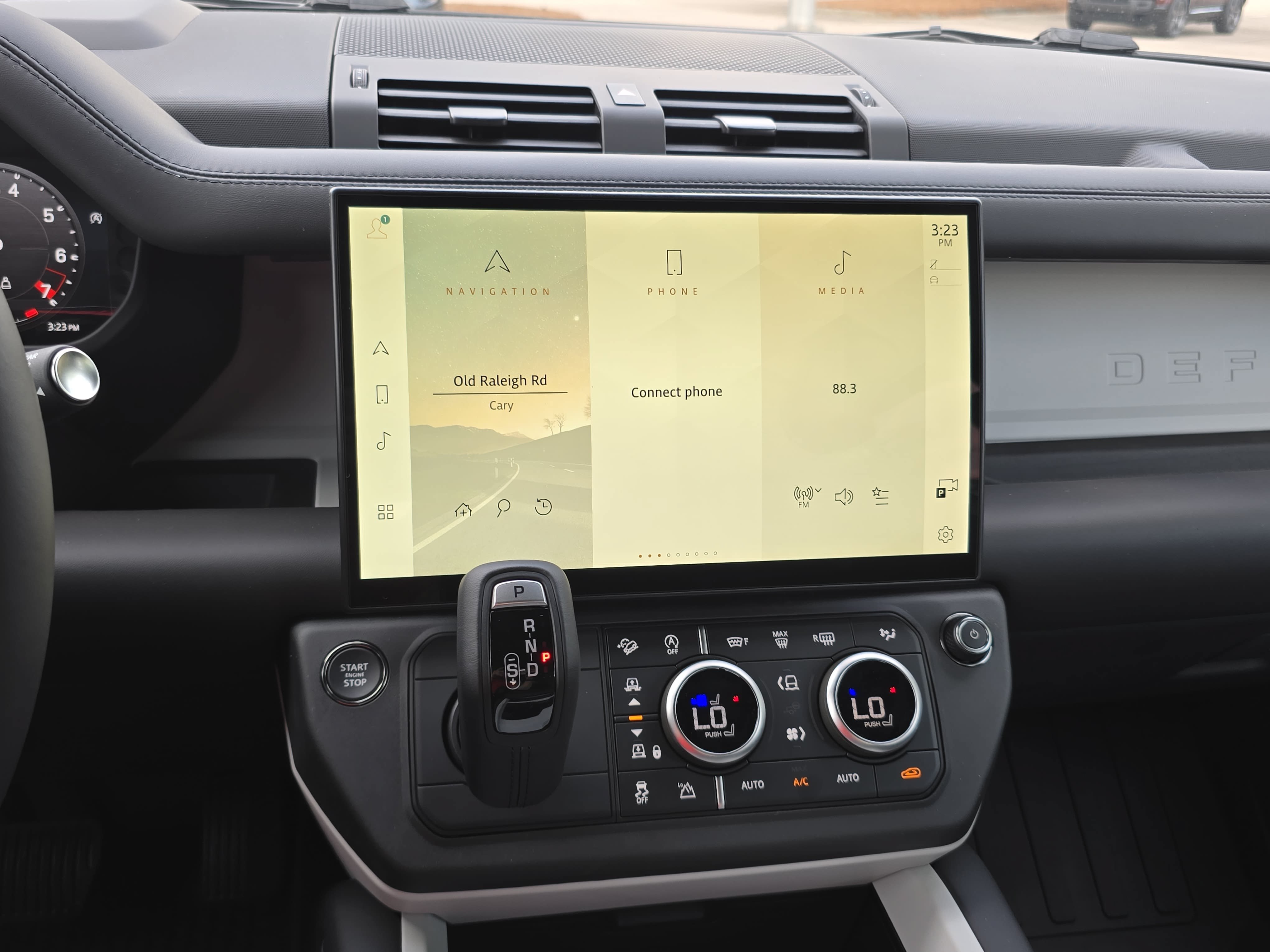 New 2026 Land Rover Defender 110 X-Dynamic SE AWD/4WD image 19