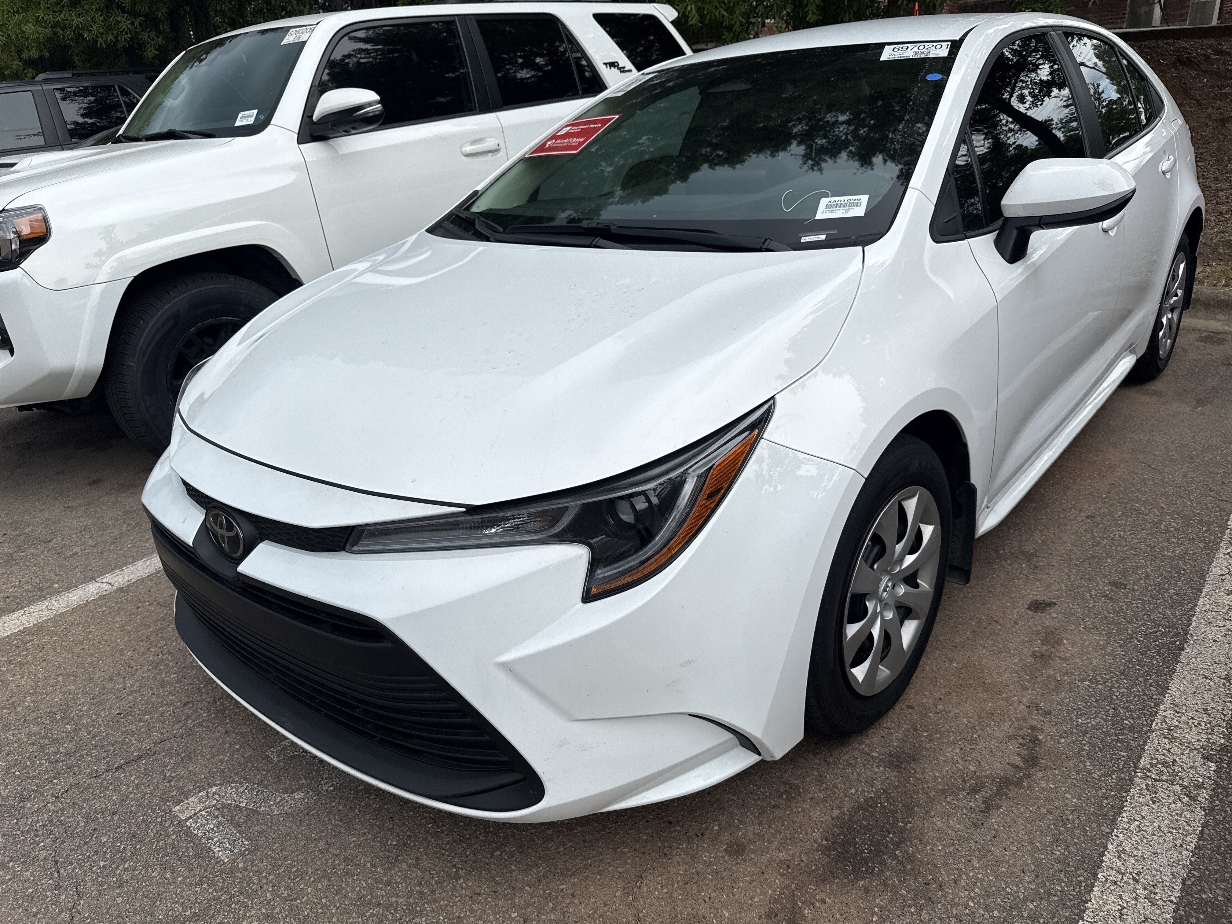 Used 2026 Toyota Corolla LE FWD image 5