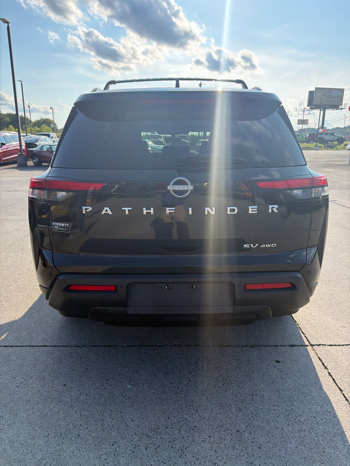 Used 2023 Nissan Pathfinder SV AWD/4WD image 8
