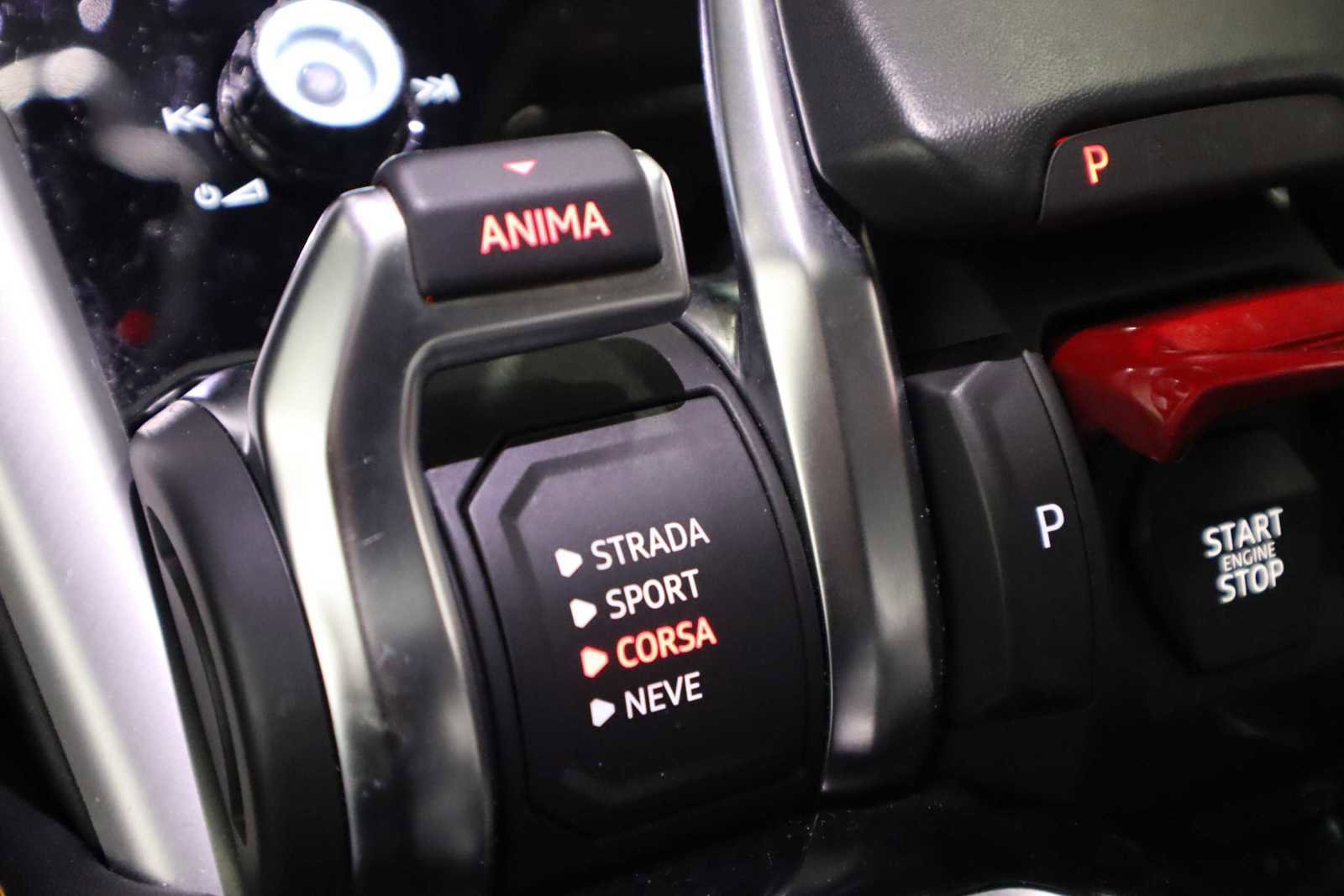 Used 2019 Lamborghini Urus image 21