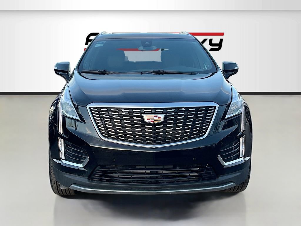 Used 2025 Cadillac XT5 Premium Luxury AWD/4WD image 2