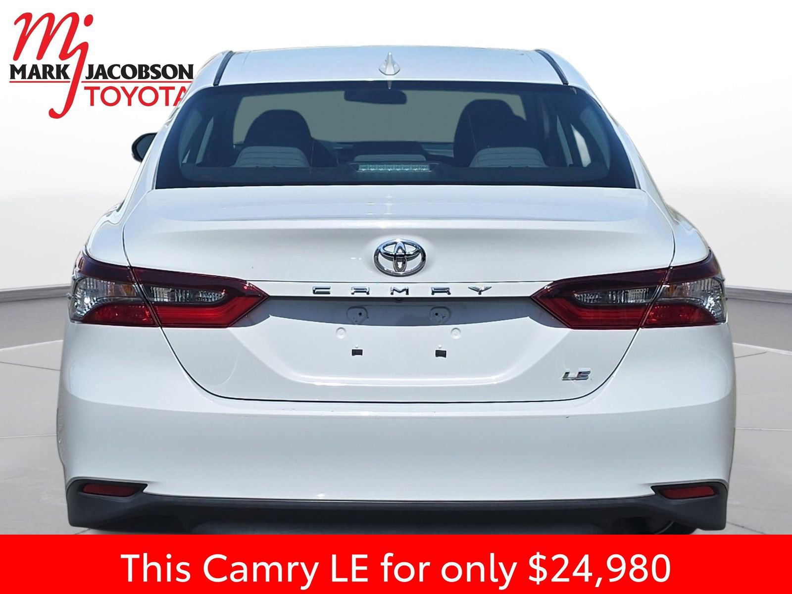 Used 2024 Toyota Camry LE FWD image 11