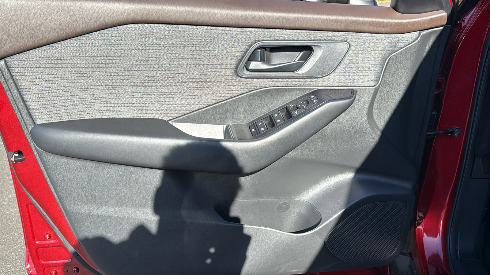 Certified 2023 Nissan Rogue S image 6