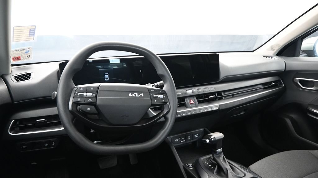 Used 2025 Kia K4 LXS FWD image 25