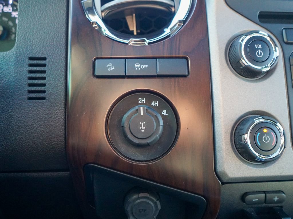 Used 2014 Ford F250 Lariat w/ Lariat Ultimate Package image 25