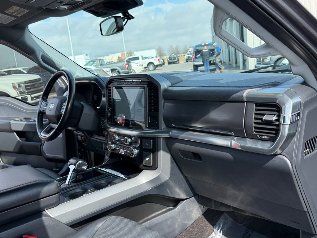 Used 2021 Ford F150 Lariat w/ Trailer Tow Package image 17