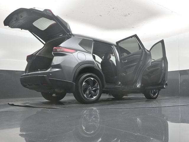 Used 2024 Nissan Rogue SV w/ SV Premium Package FWD image 60