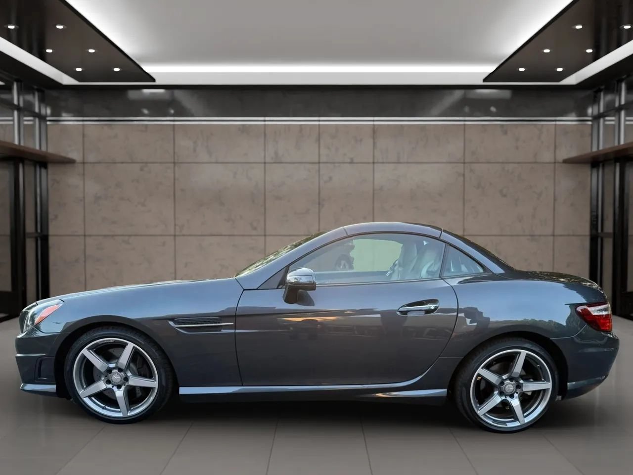 Used 2015 Mercedes-Benz SLK 250 image 4