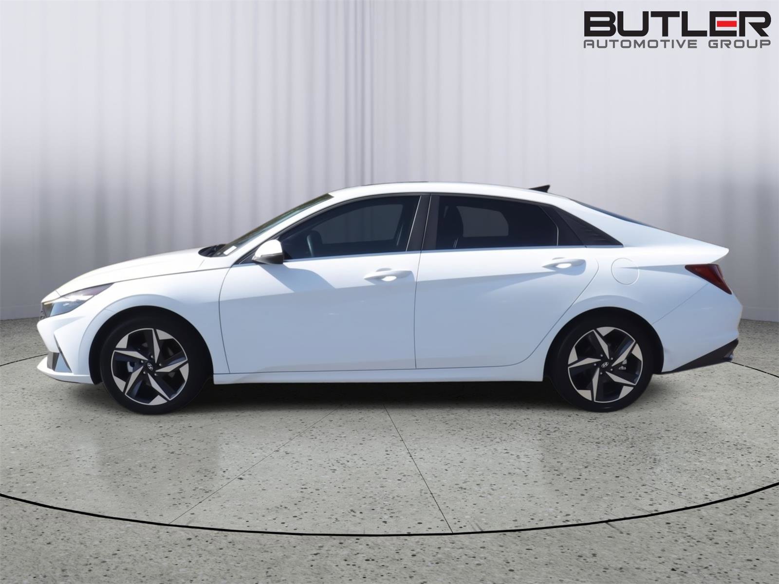 Used 2023 Hyundai Elantra Limited w/ Cargo Package image 4