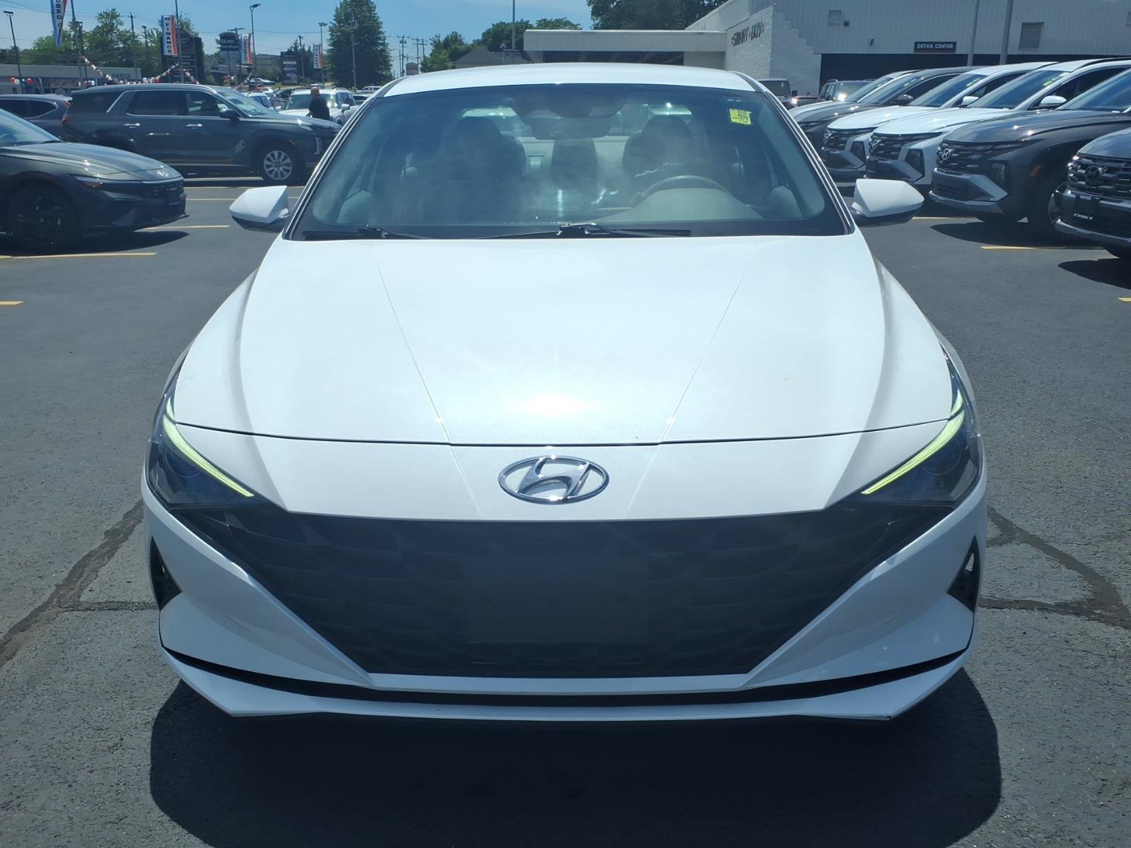 Certified 2022 Hyundai Elantra SEL w/ Preferred Accessory Package FWD image 2