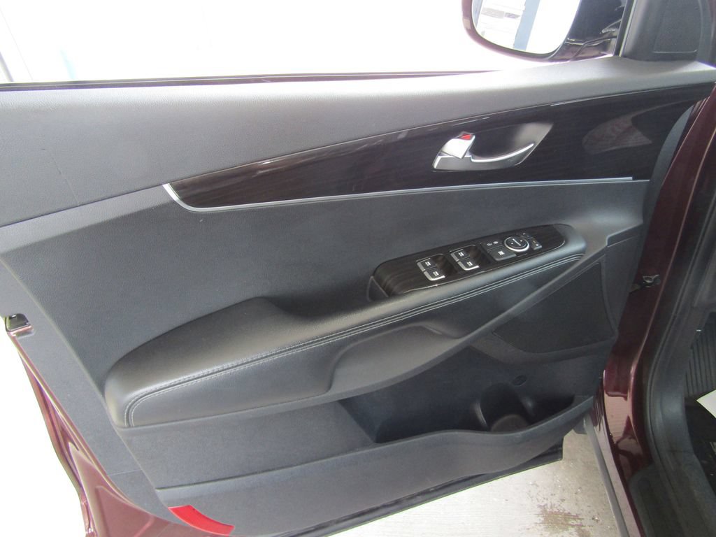 Used 2020 Kia Sorento FWD V6 image 14