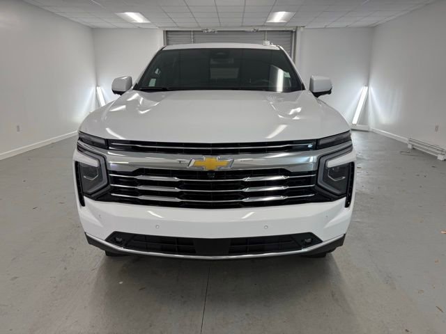 Used 2025 Chevrolet Suburban LT w/ Comfort Package image 2