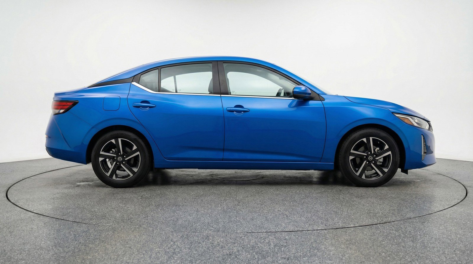 Used 2025 Nissan Sentra SV image 11