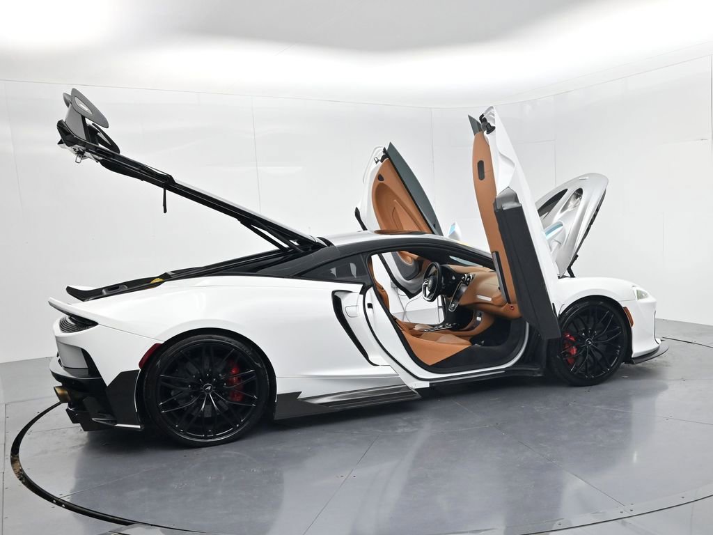 Used 2022 McLaren GT RWD image 68