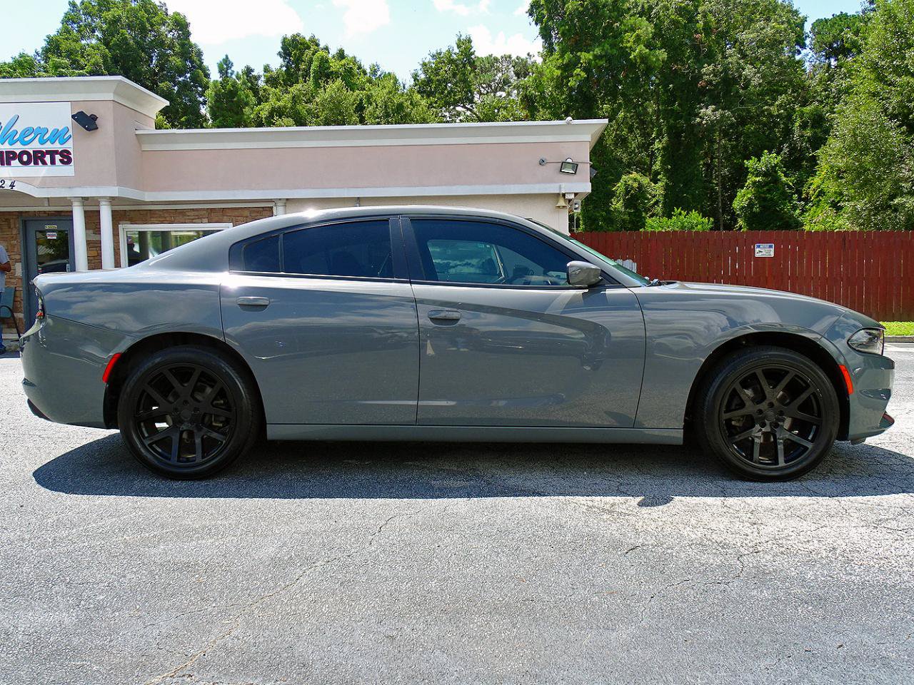 Used 2019 Dodge Charger SXT RWD image 11