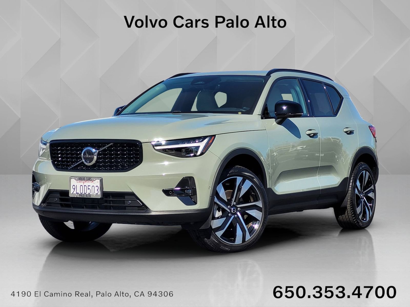 Certified 2024 Volvo XC40 B5 Ultimate w/ Climate Package