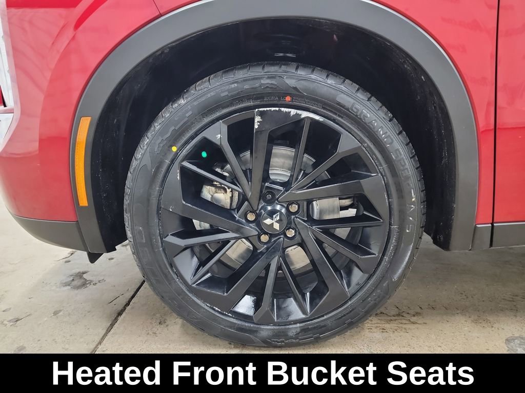 Used 2023 Mitsubishi Outlander SE image 15