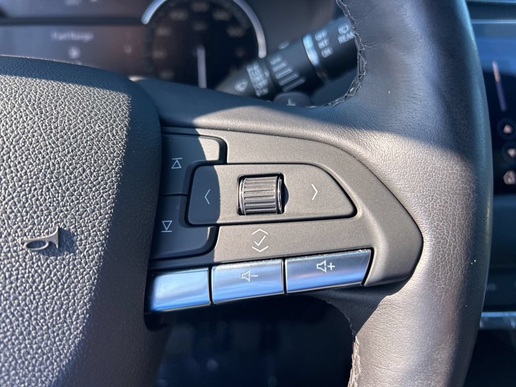 Used 2023 Cadillac XT4 Luxury w/ Cold Weather Package FWD image 45