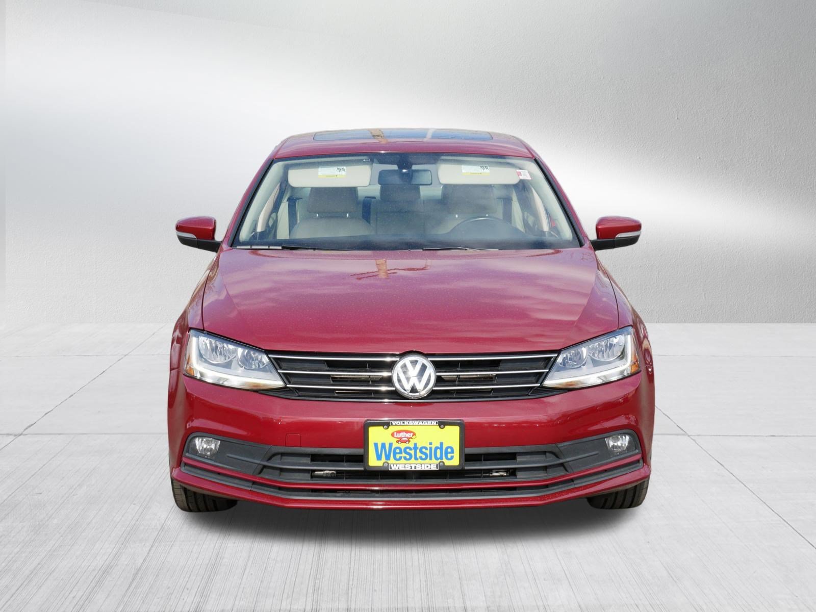 Used 2017 Volkswagen Jetta SEL FWD image 2