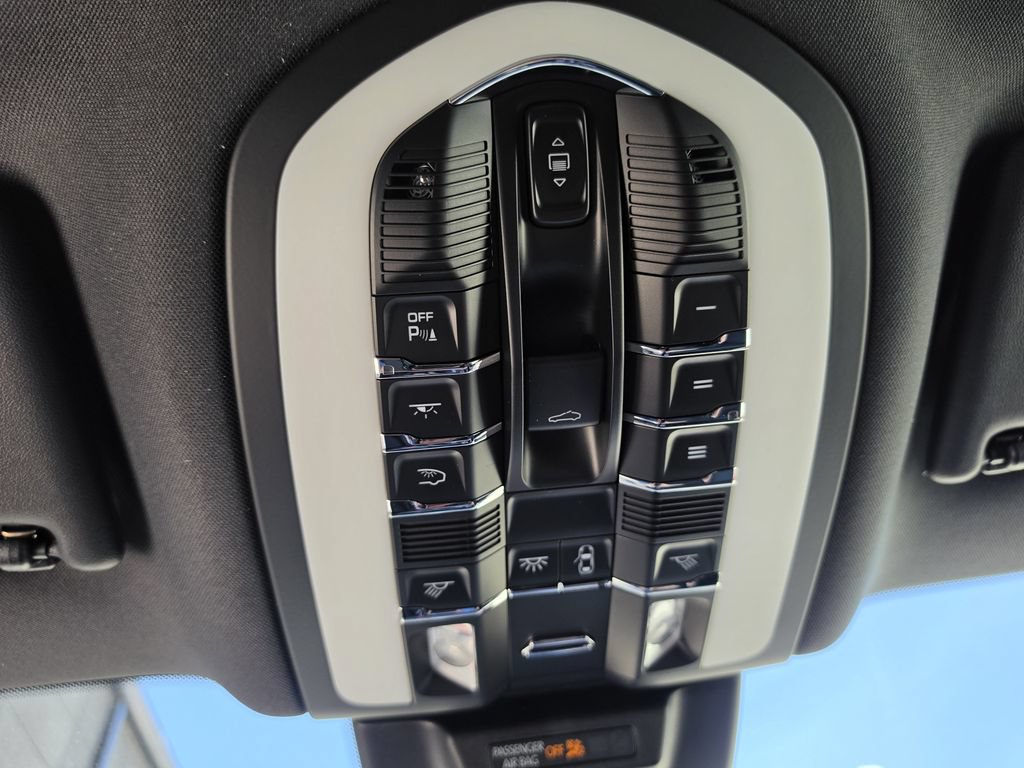 New 2026 Porsche Macan AWD/4WD image 33