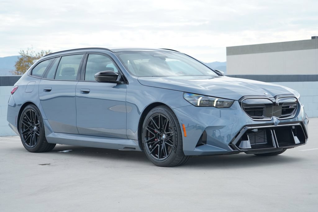 New 2027 BMW M5 Touring AWD/4WD image 3