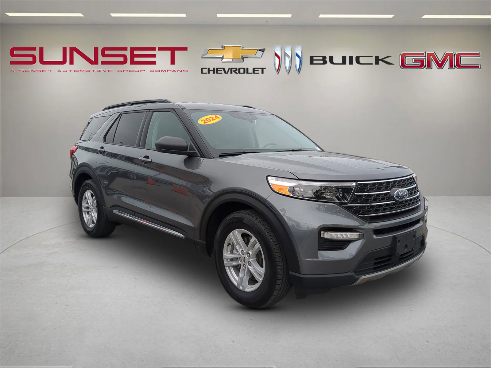 Used 2024 Ford Explorer XLT w/ Equipment Group 202A