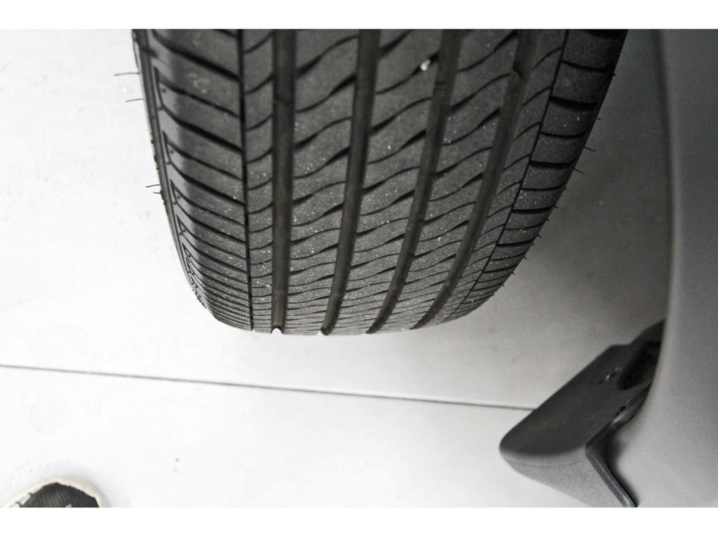Certified 2025 Nissan Kicks Play S FWD image 28