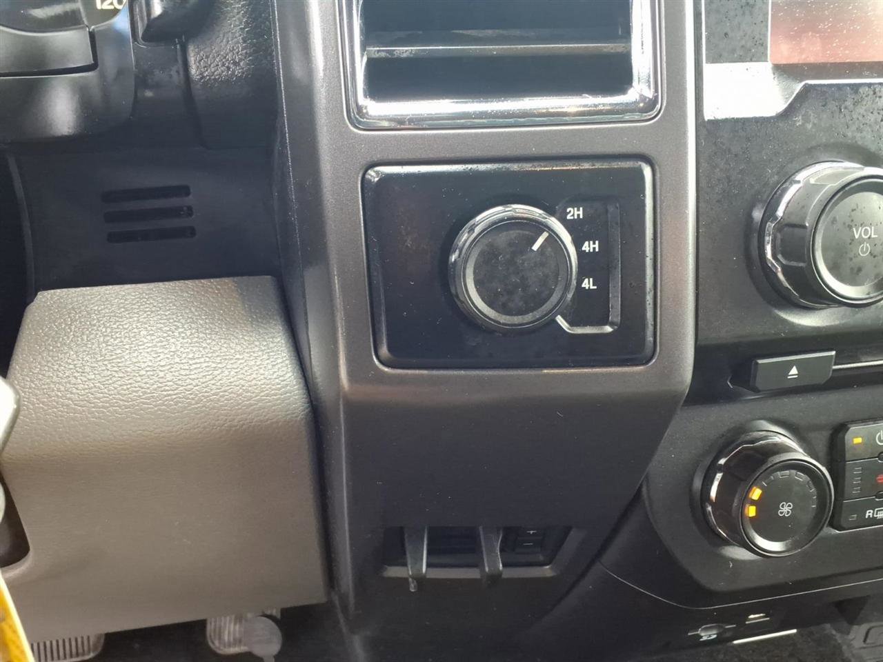 Used 2015 Ford F150 XLT w/ Equipment Group 302A Luxury image 14