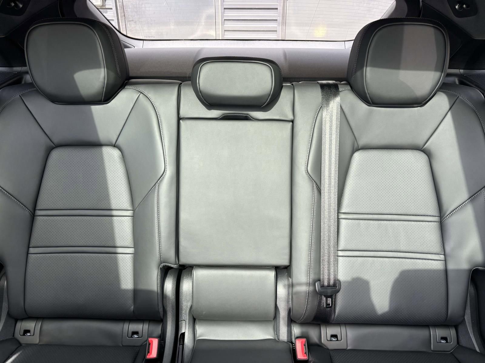 New 2026 Porsche Cayenne Coupe image 39