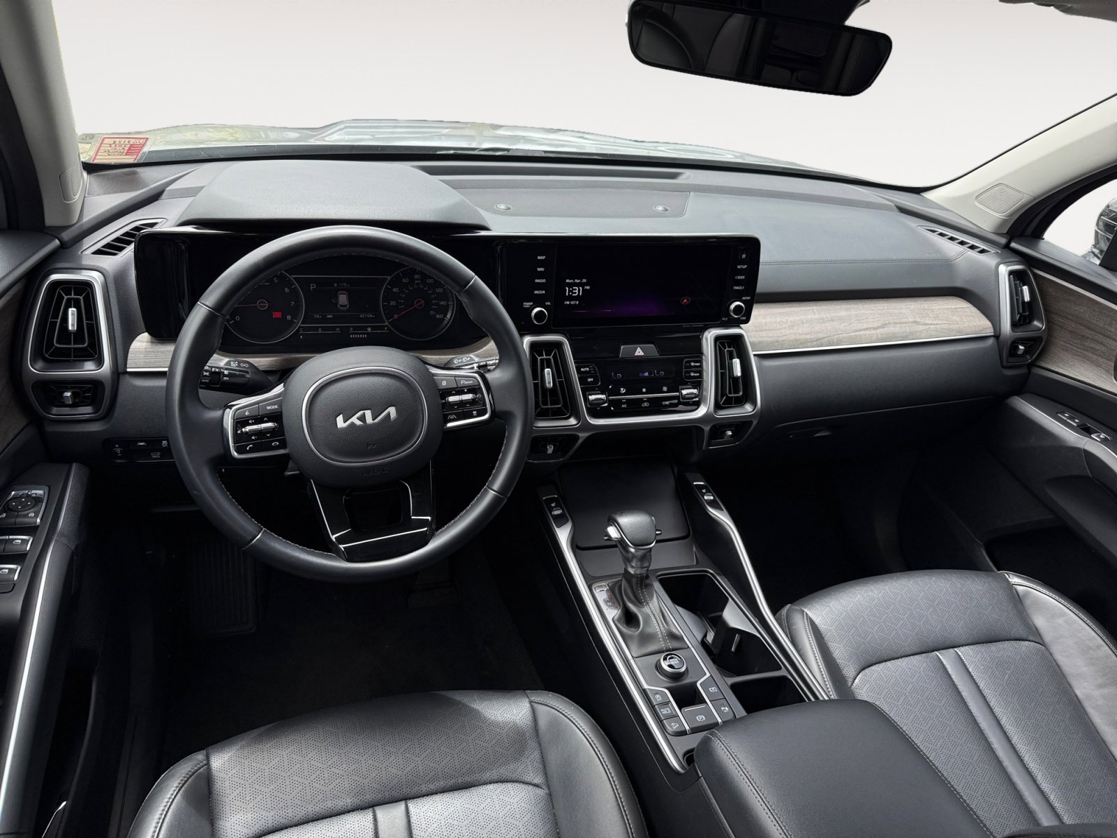 Used 2023 Kia Sorento EX w/ Panoramic Sunroof Package image 15