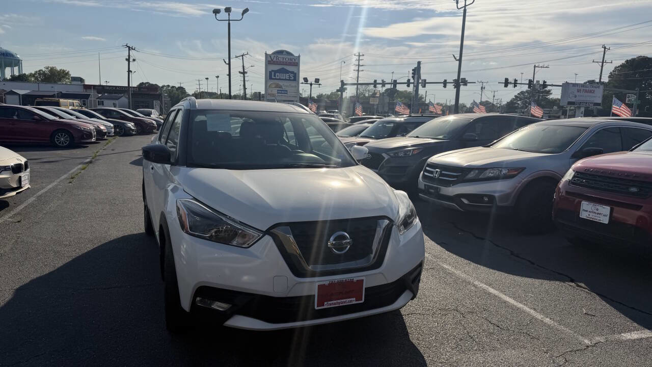 Used 2018 Nissan Kicks SR image 7