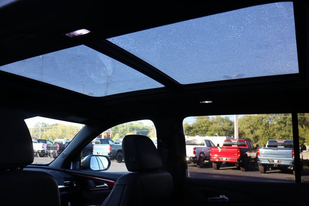 New 2026 Chevrolet Traverse Z71 w/ Enhanced Driving Package image 4