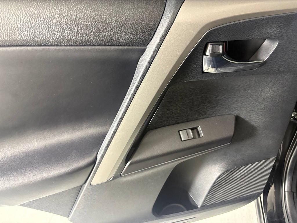 Used 2018 Toyota RAV4 XLE w/ Plus Extra Value Package AWD/4WD image 35
