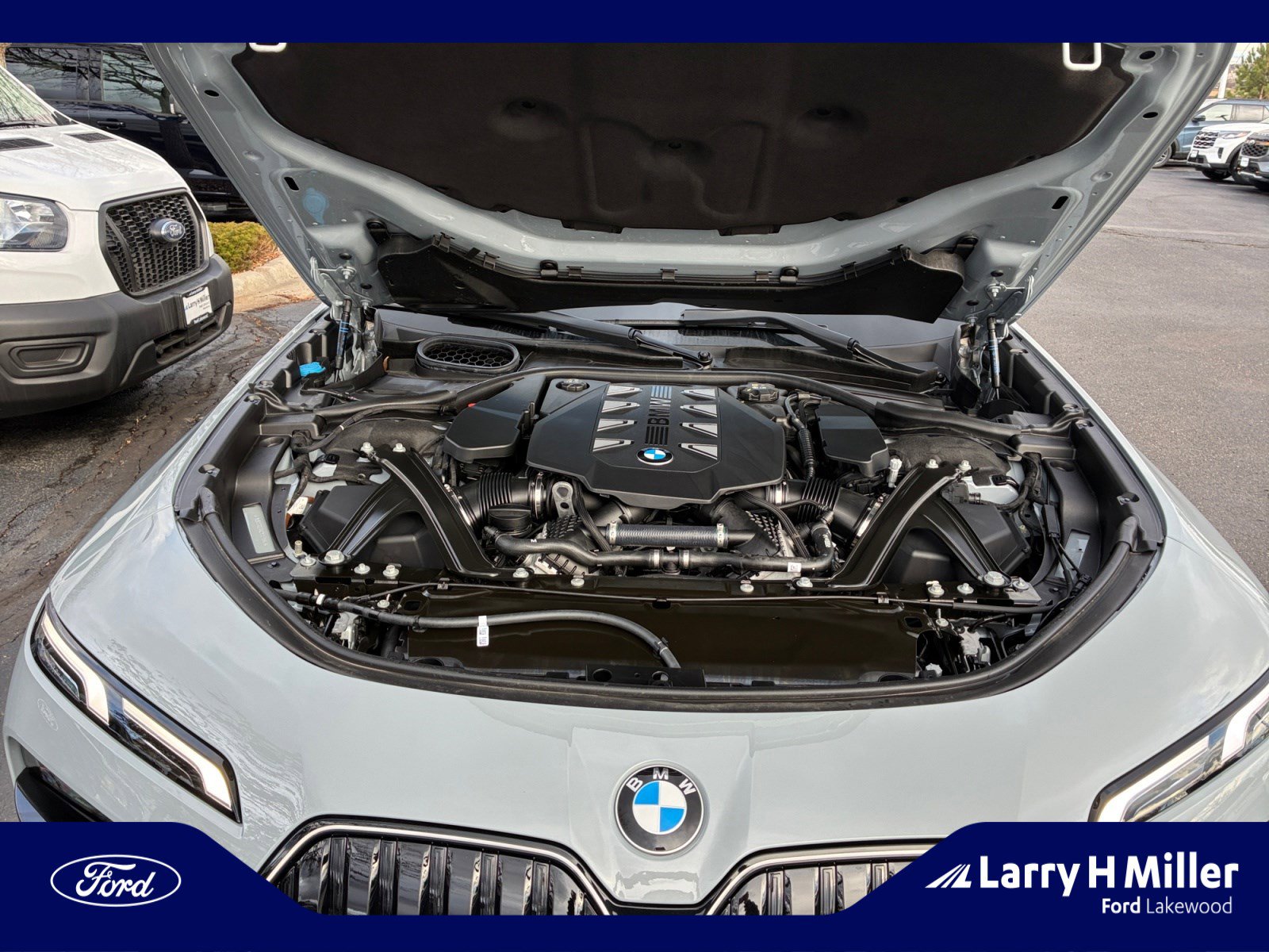 Used 2025 BMW 760i xDrive w/ Premium Package image 21